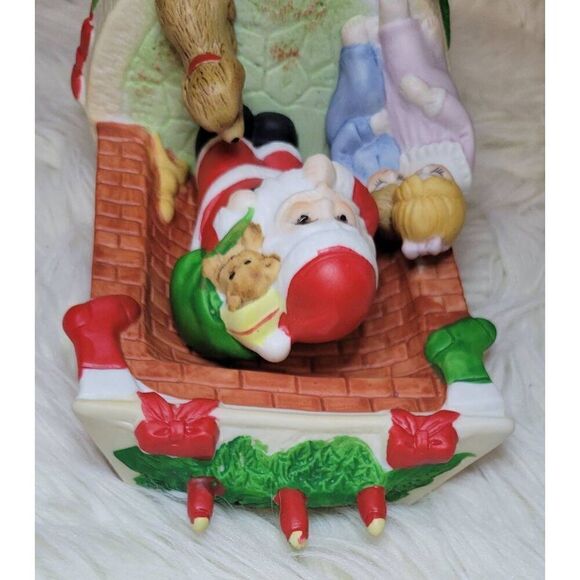 Vintage Santa Claus Ceramic Revolving Music box “Santa Claus Is Coming..” - Picture 6 of 8